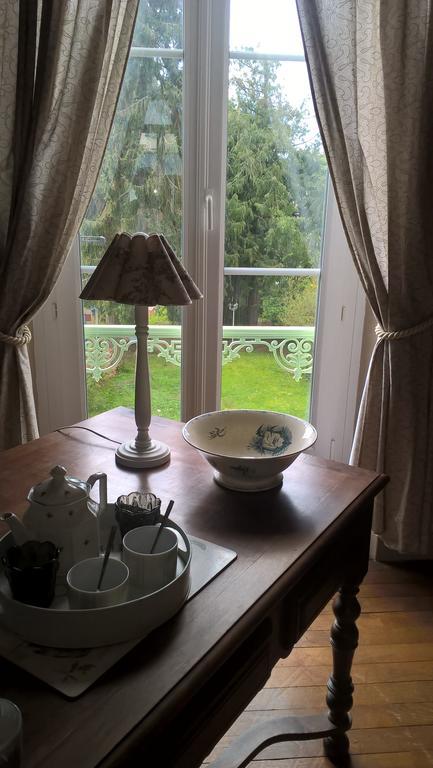 Le Clos Manceau Bed and Breakfast Le Mans Exteriör bild