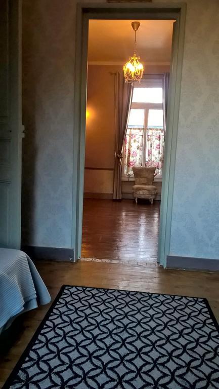 Le Clos Manceau Bed and Breakfast Le Mans Exteriör bild