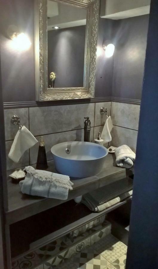 Le Clos Manceau Bed and Breakfast Le Mans Exteriör bild
